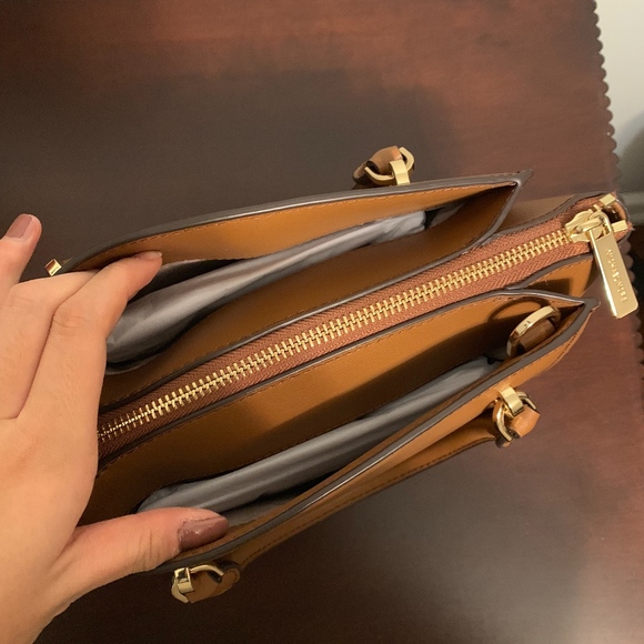 NWT MICHAEL KORS ELLIE CONVERTIBLE SATCHEL - Picture 5 of 6